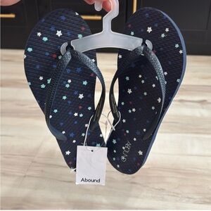 NWT Abound Navy Star Print Flip Flops – Size 6